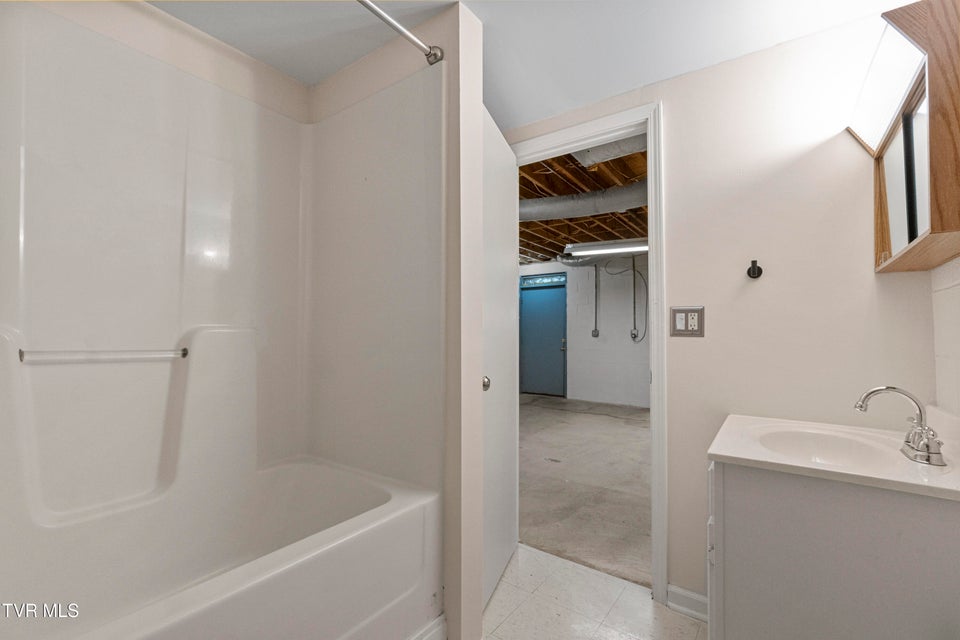 Photo #44: 35 Alpine Cove