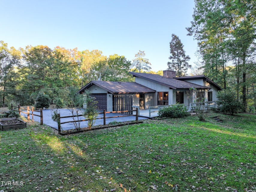 Photo #56: 35 Alpine Cove