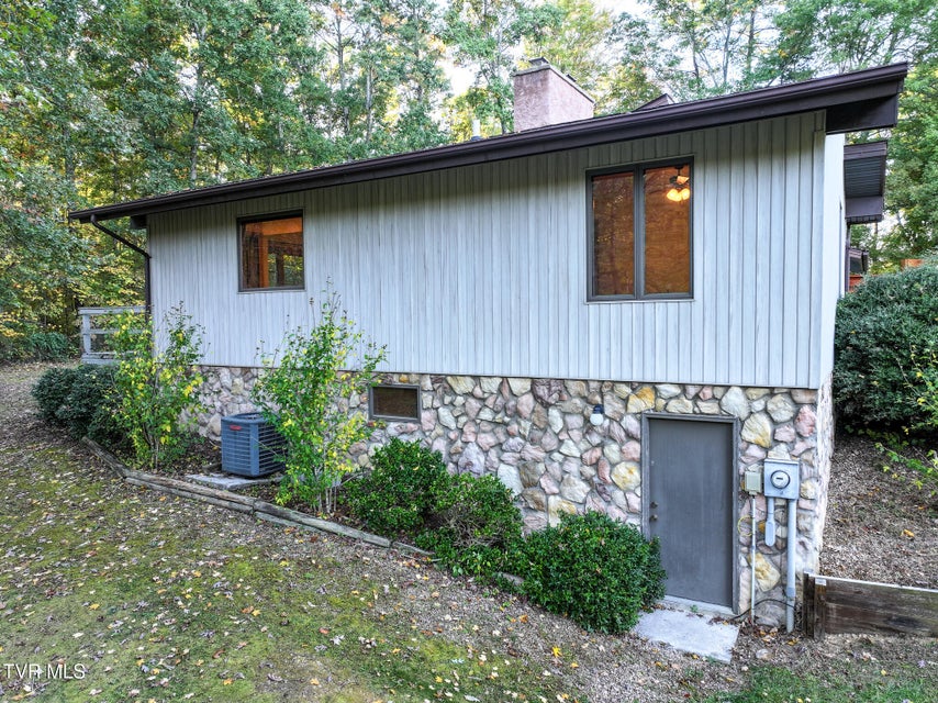 Photo #61: 35 Alpine Cove