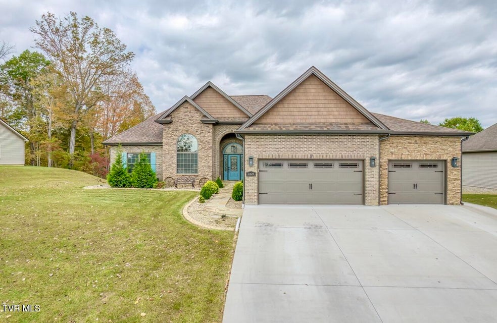 Photo #3: 469 Grovemont Place