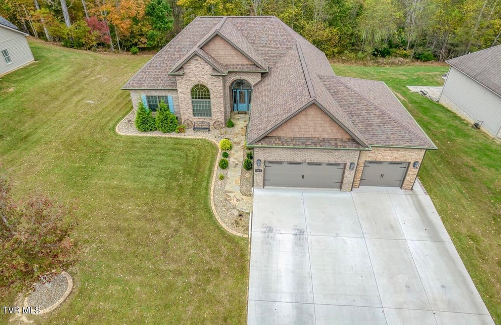 Photo #4: 469 Grovemont Place