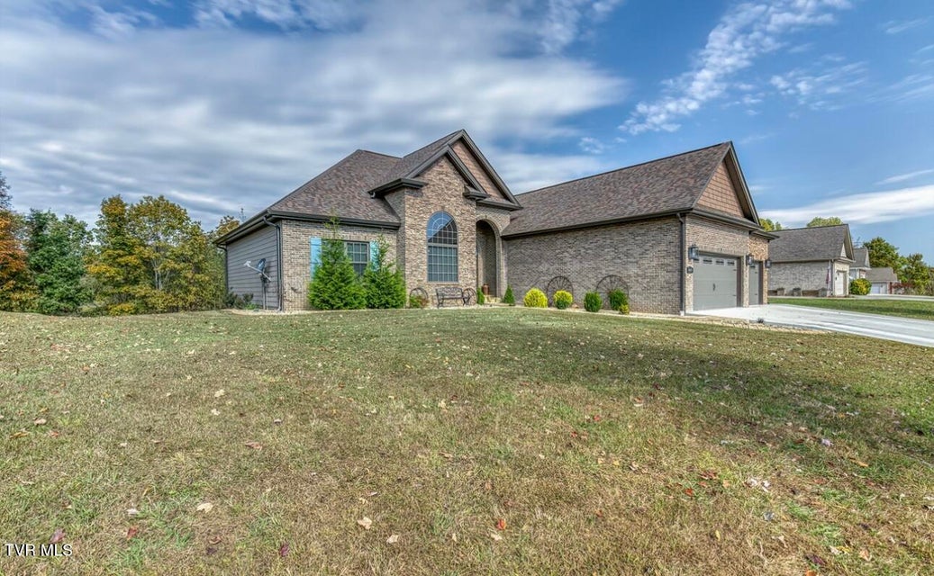 Photo #6: 469 Grovemont Place