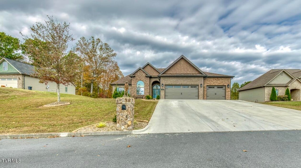 Photo #7: 469 Grovemont Place