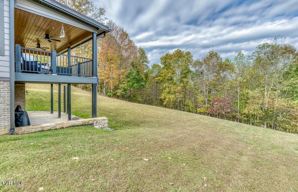 Photo #8: 469 Grovemont Place