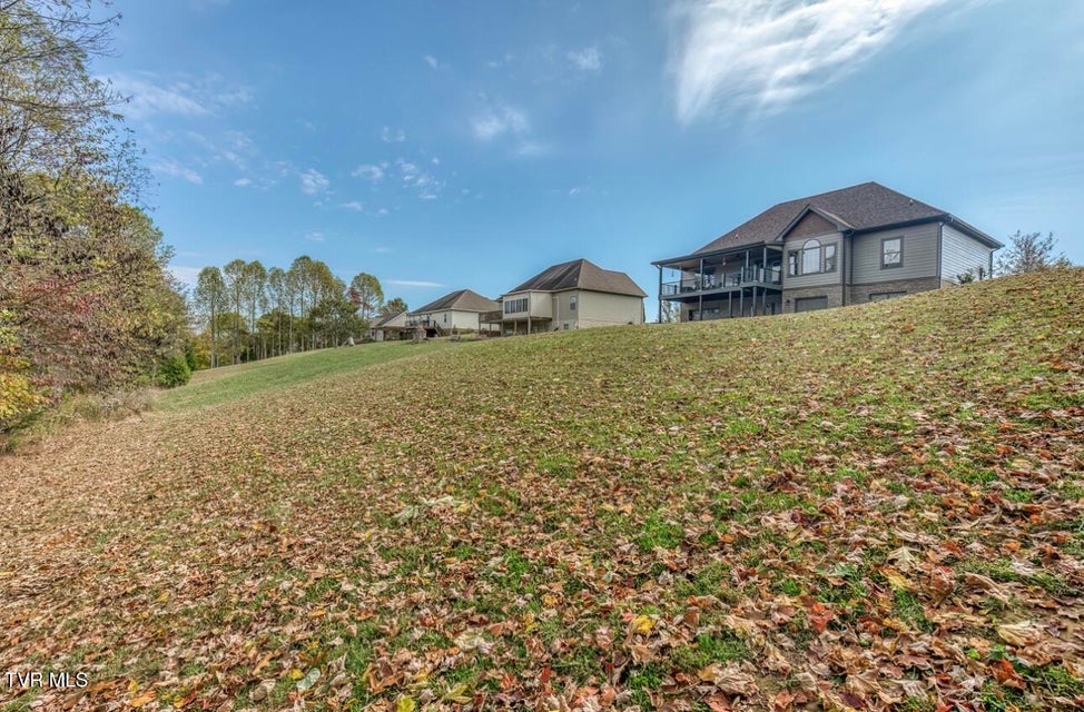 Photo #13: 469 Grovemont Place