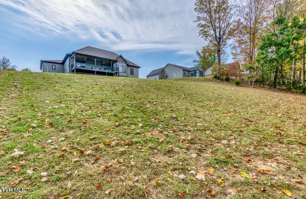 Photo #14: 469 Grovemont Place