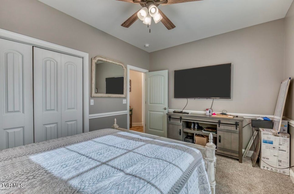 Photo #41: 469 Grovemont Place