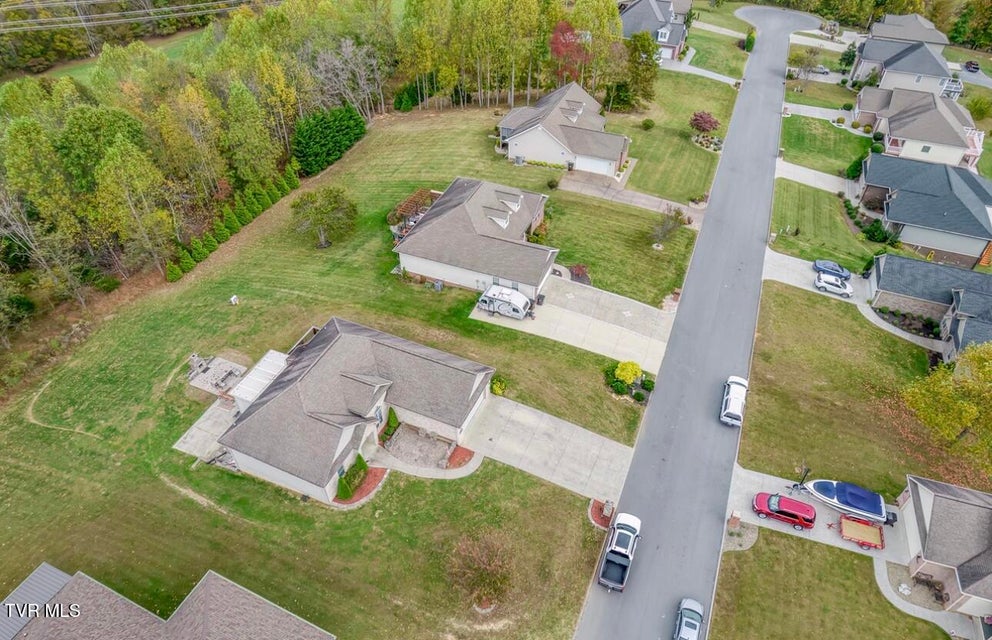 Photo #60: 469 Grovemont Place