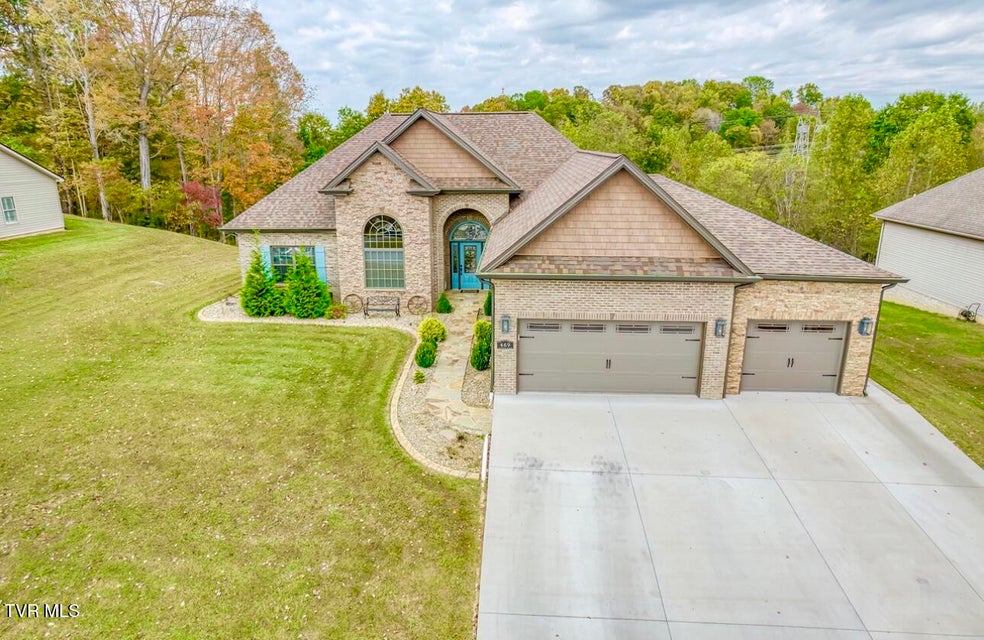 Photo #66: 469 Grovemont Place