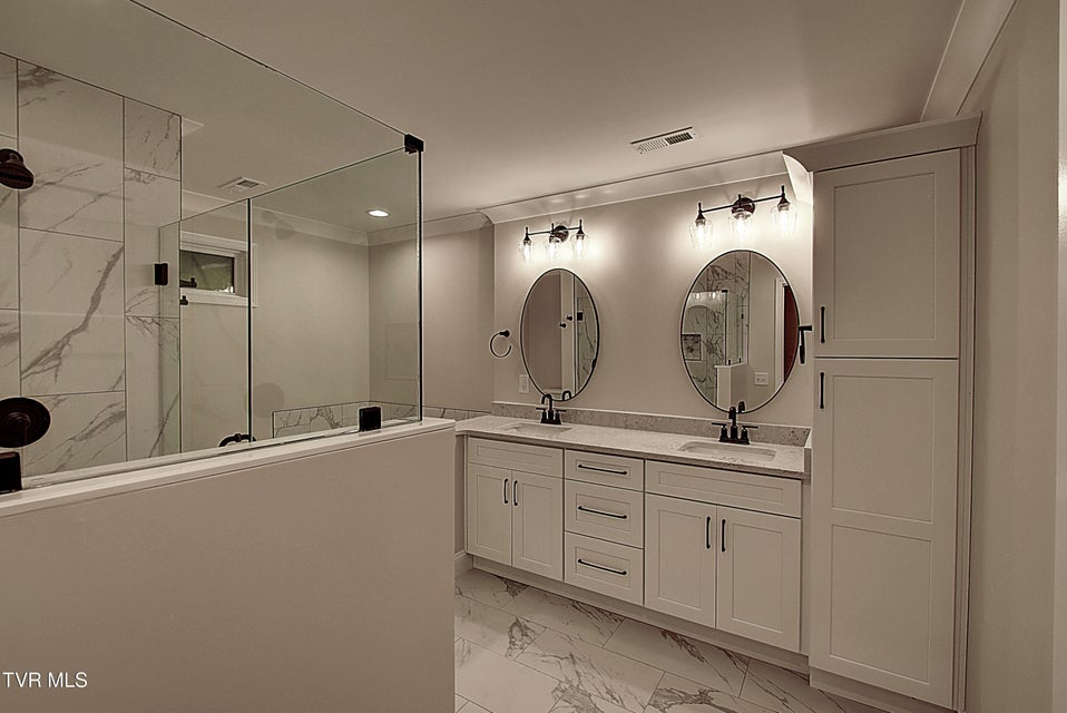 Photo #20: 34 Glaze Farm Way