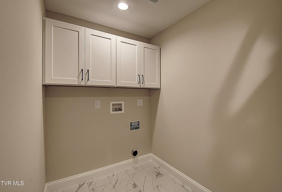 Photo #33: 34 Glaze Farm Way