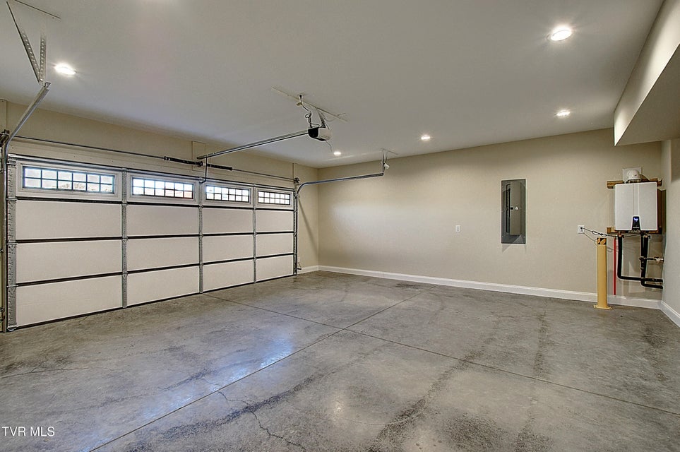 Photo #34: 34 Glaze Farm Way