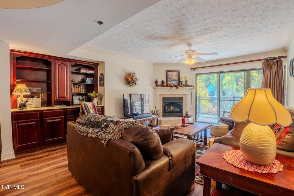 Photo #2: 210 Roaring Fork 