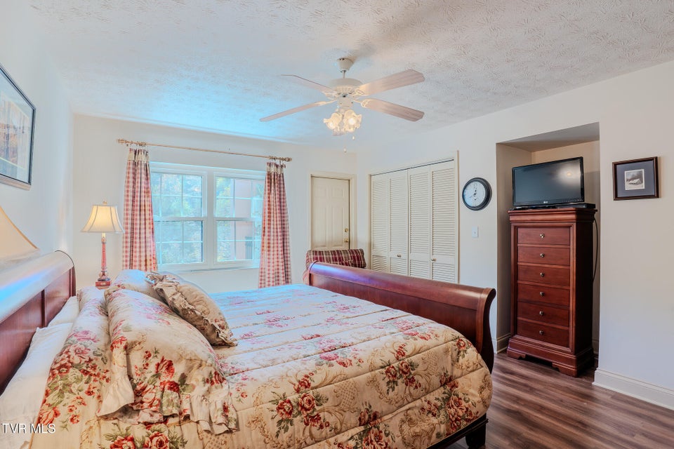 Photo #16: 210 Roaring Fork 