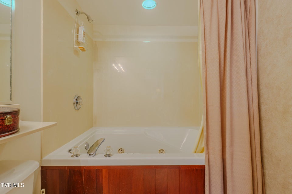 Photo #18: 210 Roaring Fork 