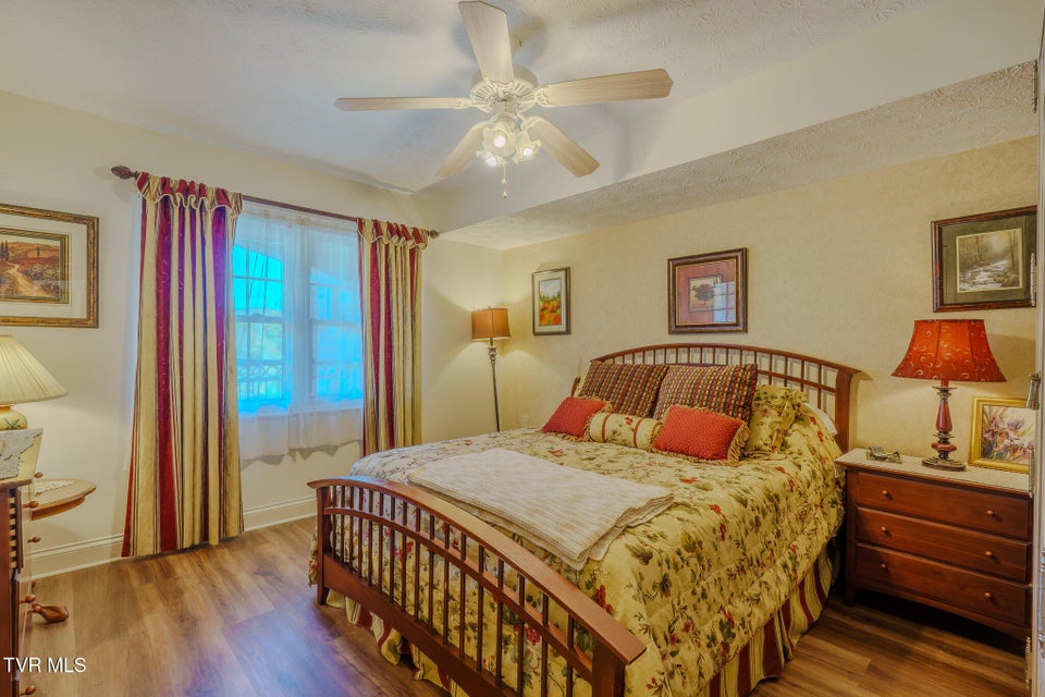 Photo #20: 210 Roaring Fork 