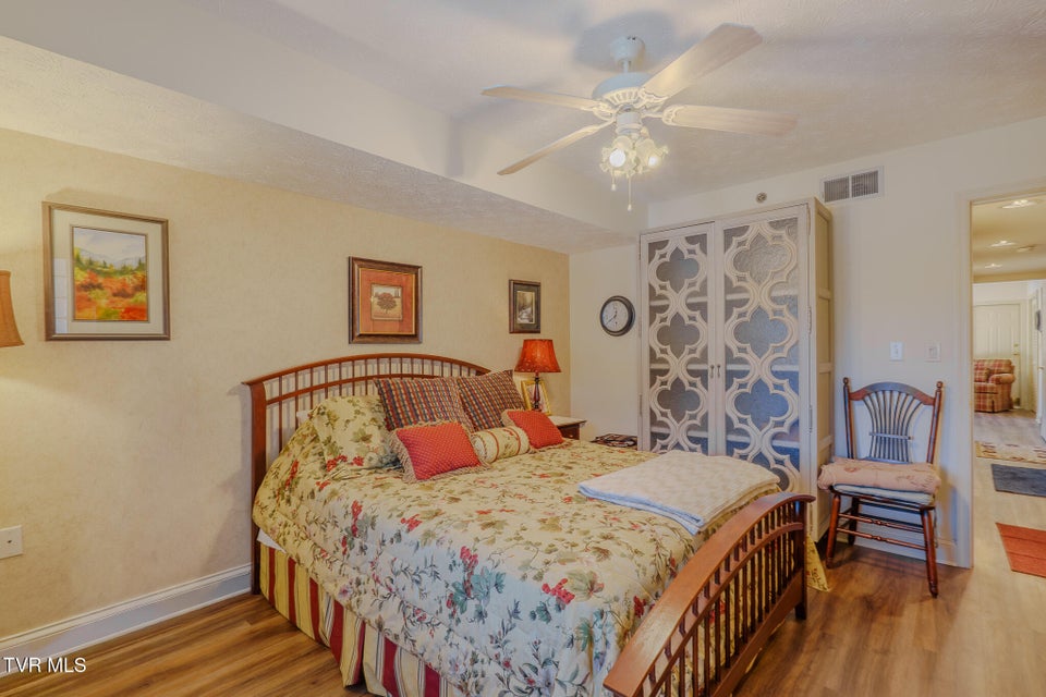 Photo #21: 210 Roaring Fork 