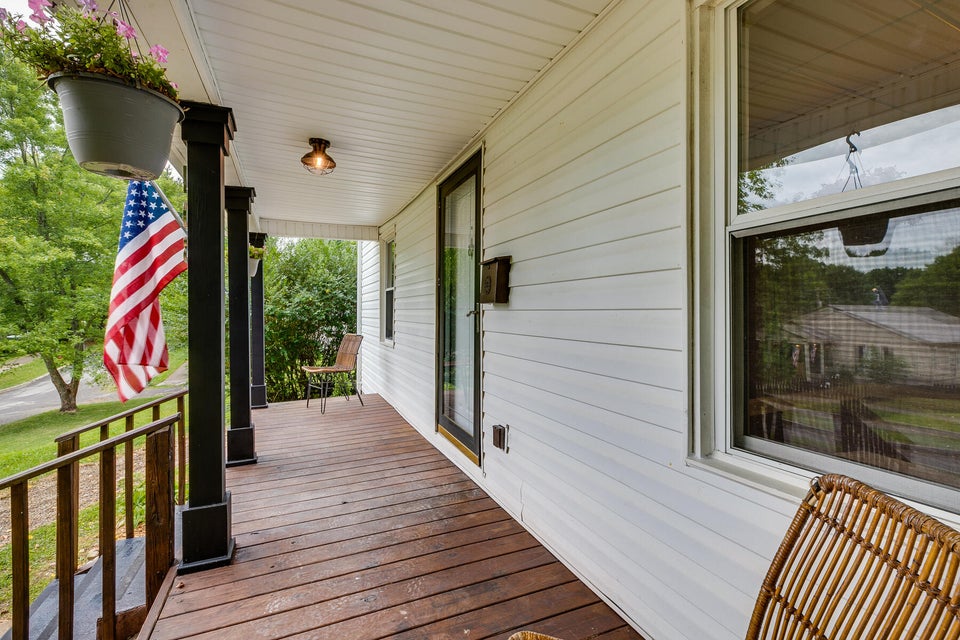 Photo #2: 403 Poplar Street