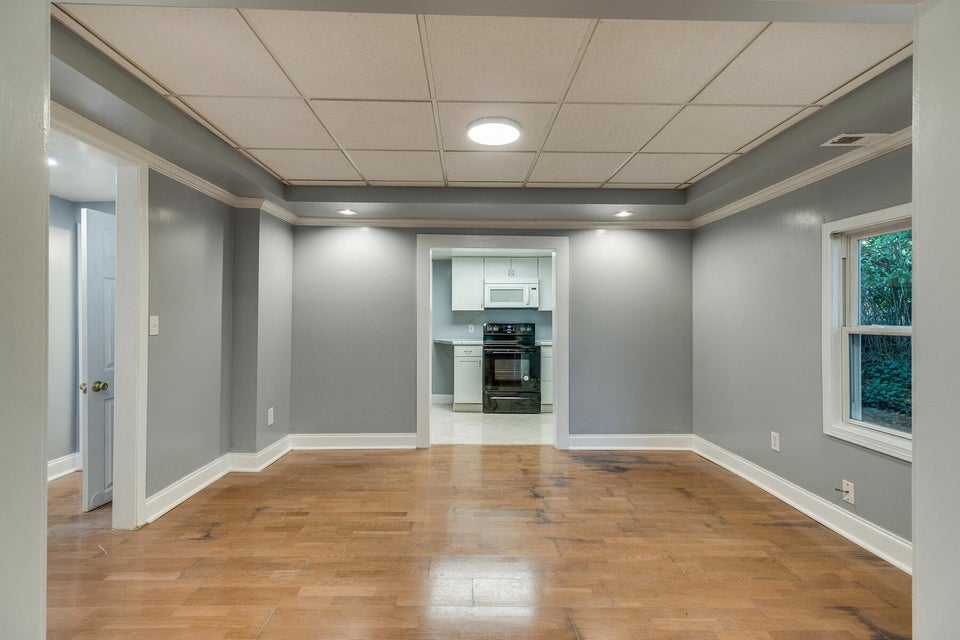 Photo #6: 403 Poplar Street