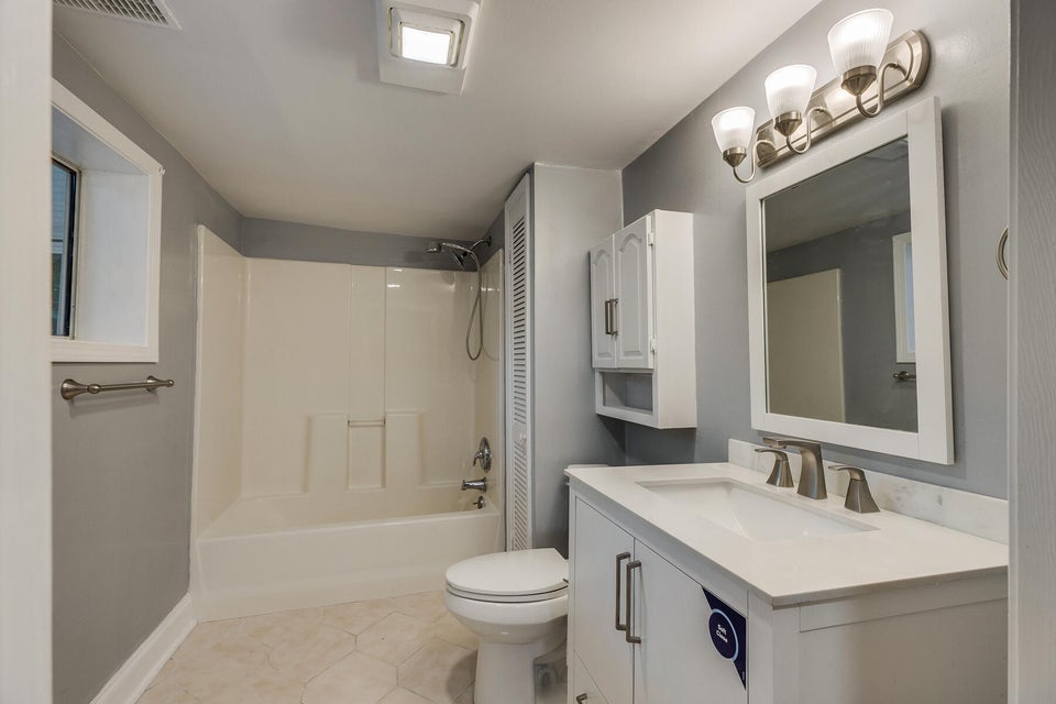 Photo #15: 403 Poplar Street