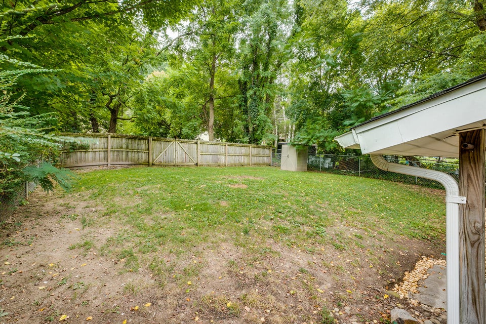 Photo #22: 403 Poplar Street