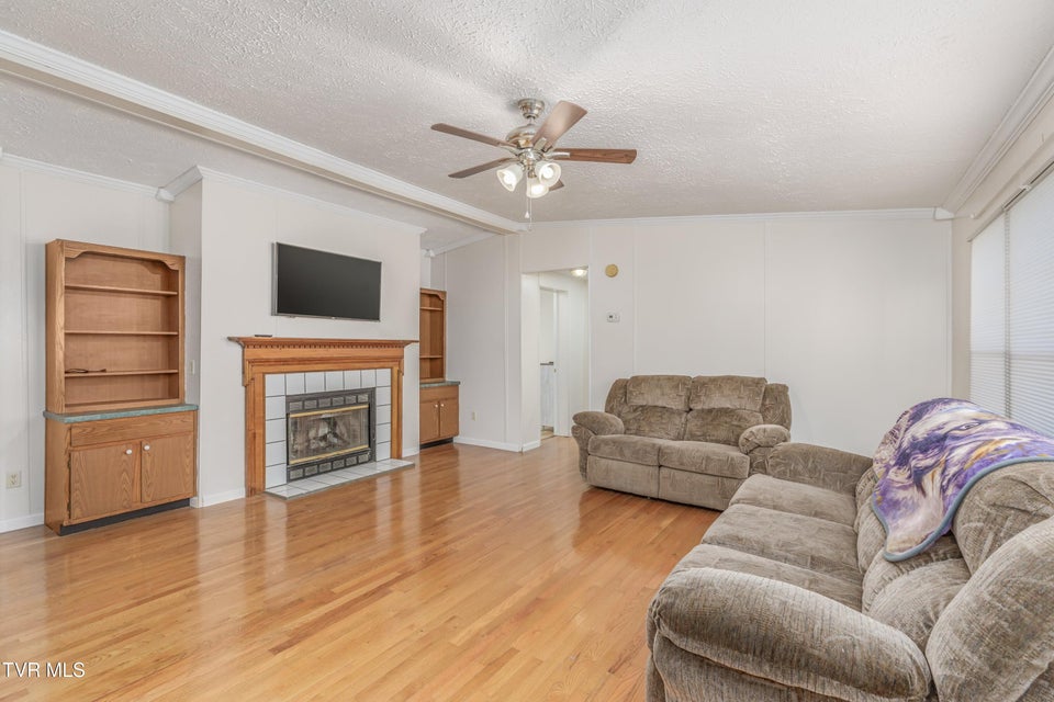 Photo #4: 9945 Highway 11w 