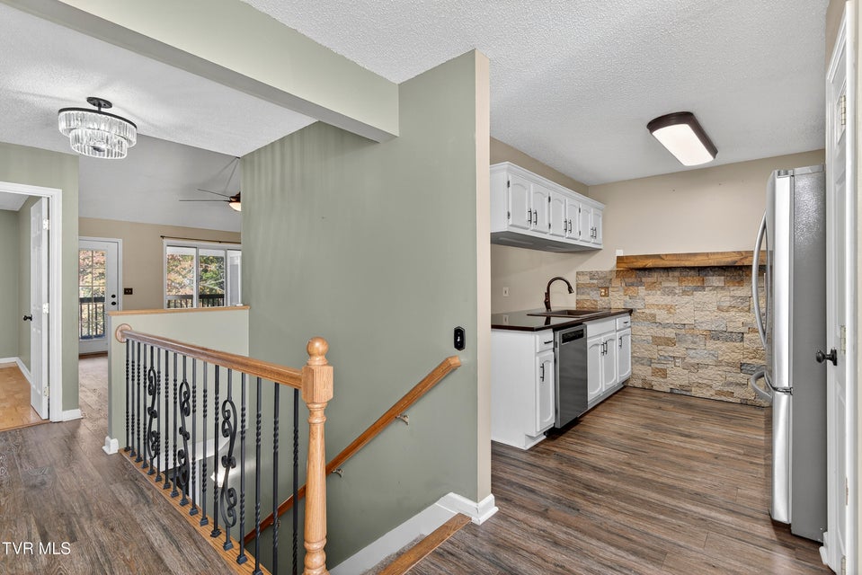 Photo #8: 118 Timberbrook Drive Drive