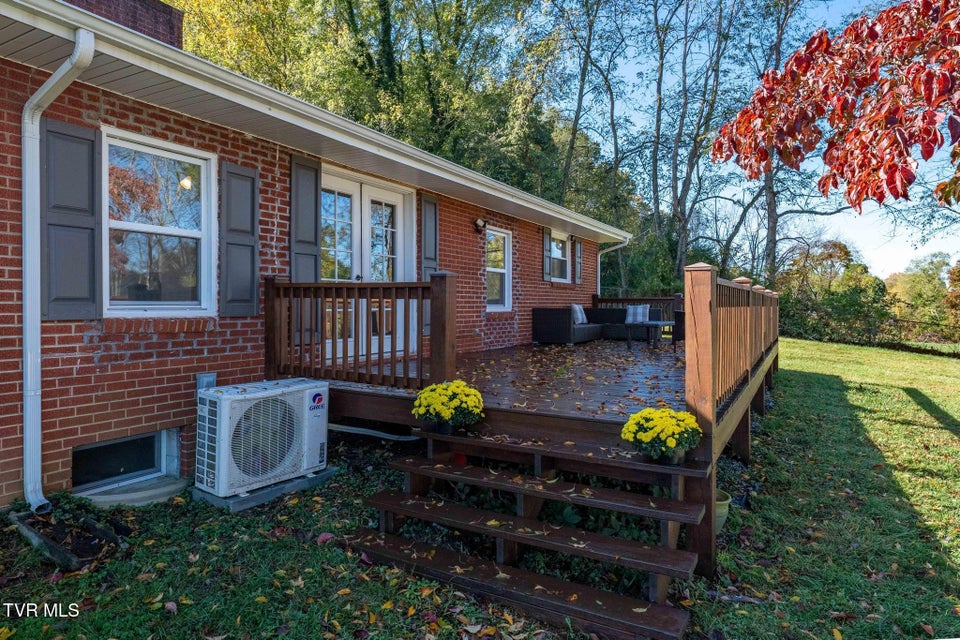 Photo #2: 205 Franklin Drive