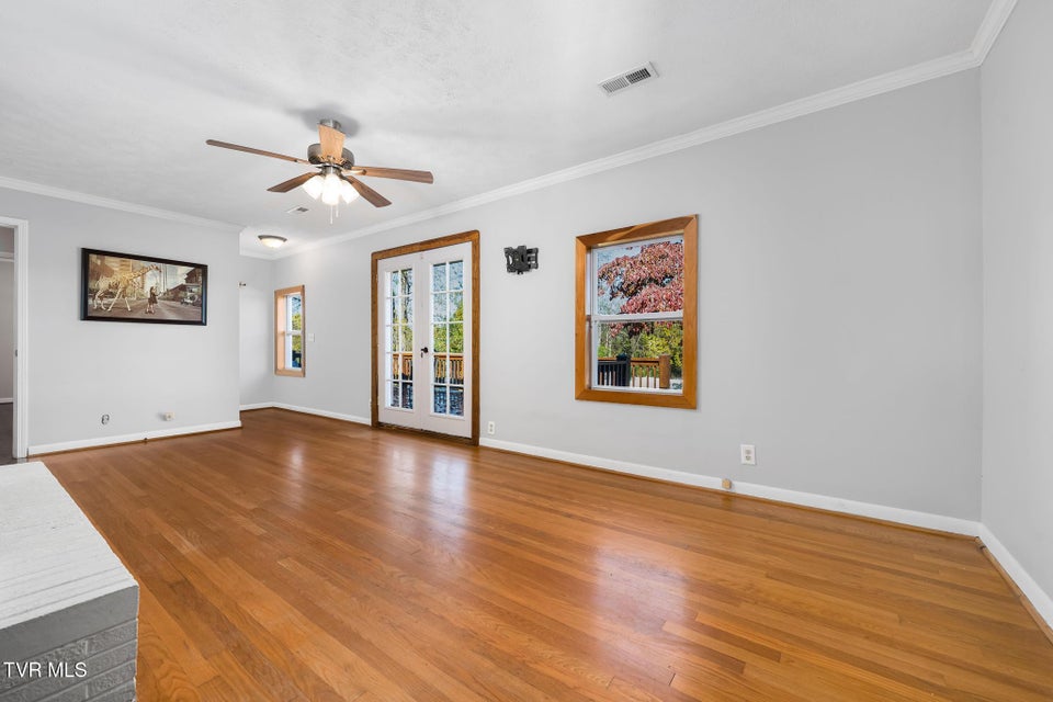 Photo #8: 205 Franklin Drive