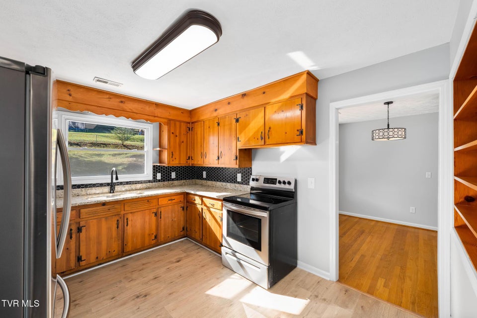 Photo #3: 205 Franklin Drive