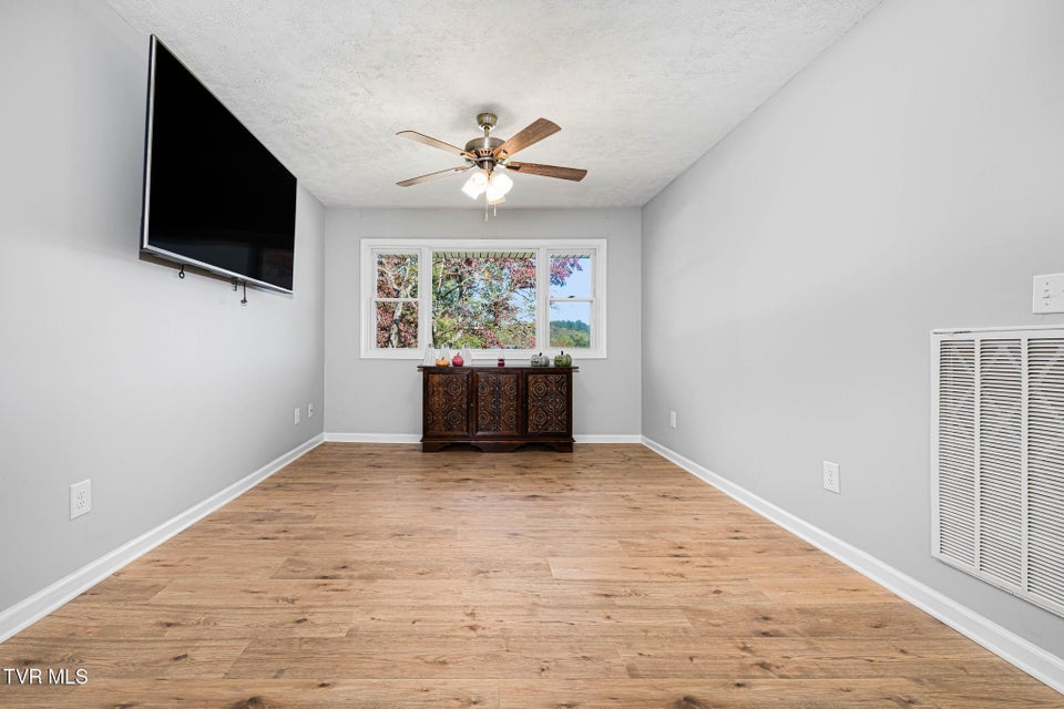 Photo #13: 205 Franklin Drive