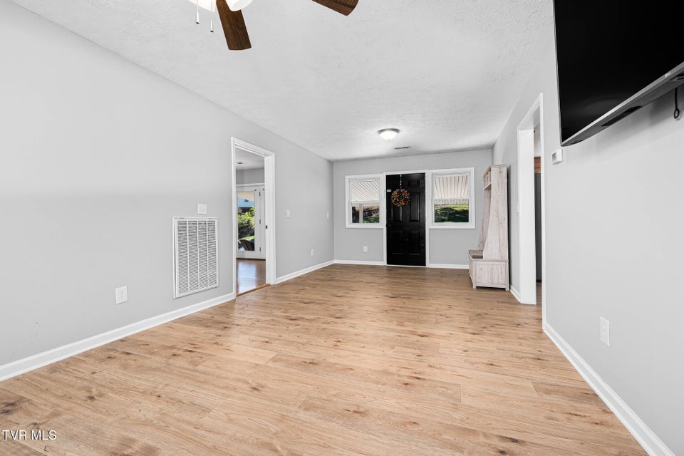 Photo #14: 205 Franklin Drive