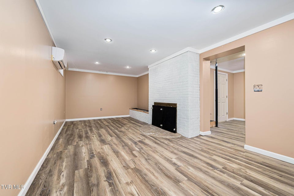 Photo #26: 205 Franklin Drive