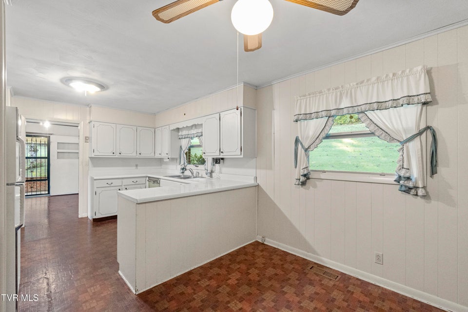 Photo #8: 15490 Kingsport Highway