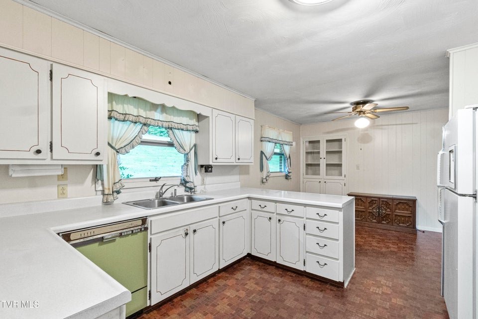 Photo #11: 15490 Kingsport Highway