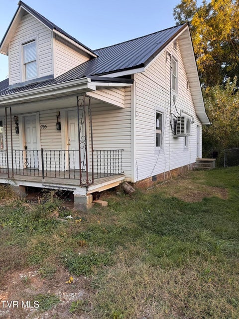 Photo #5: 705 Lehigh Street