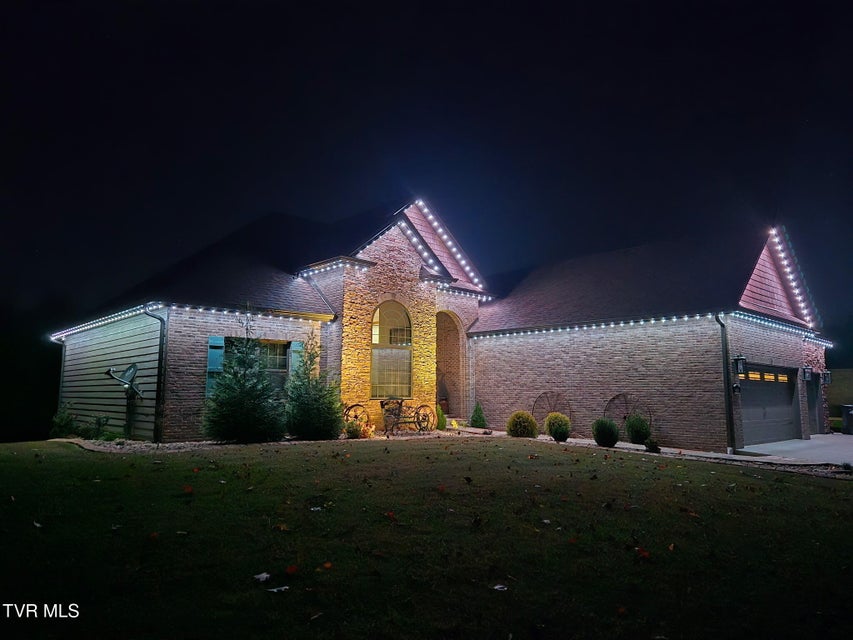 Photo #67: 469 Grovemont Place