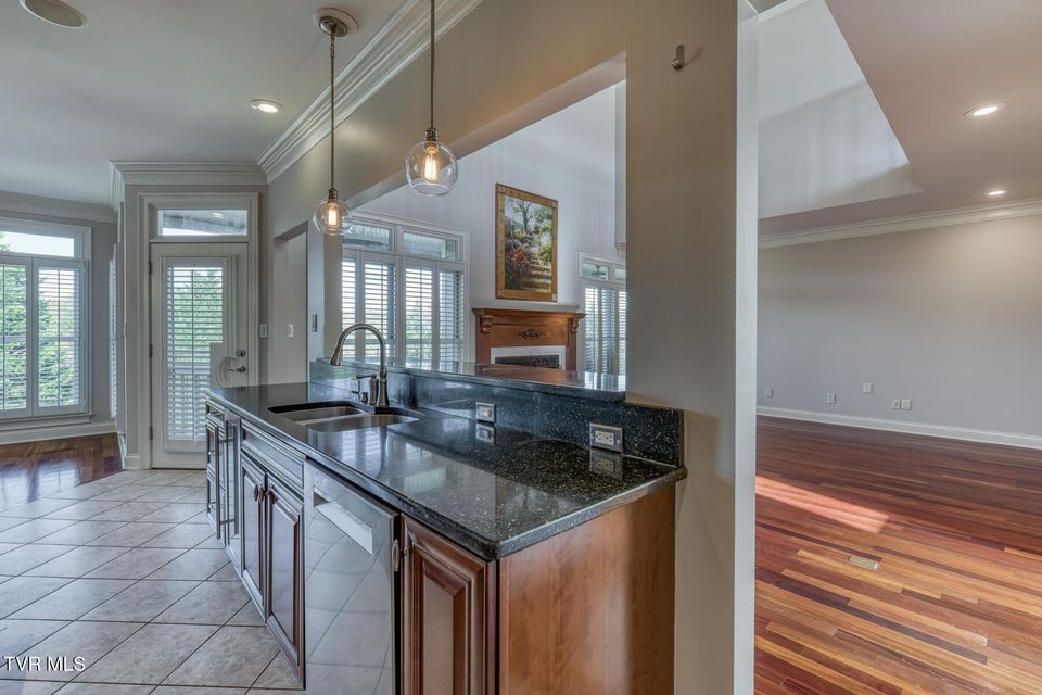 Photo #22: 102 Oak View Circle