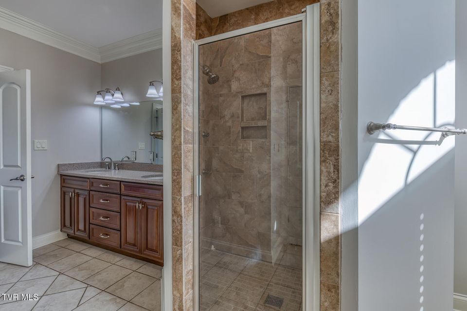 Photo #37: 102 Oak View Circle