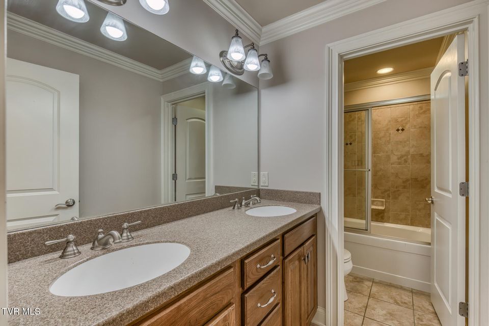 Photo #48: 102 Oak View Circle