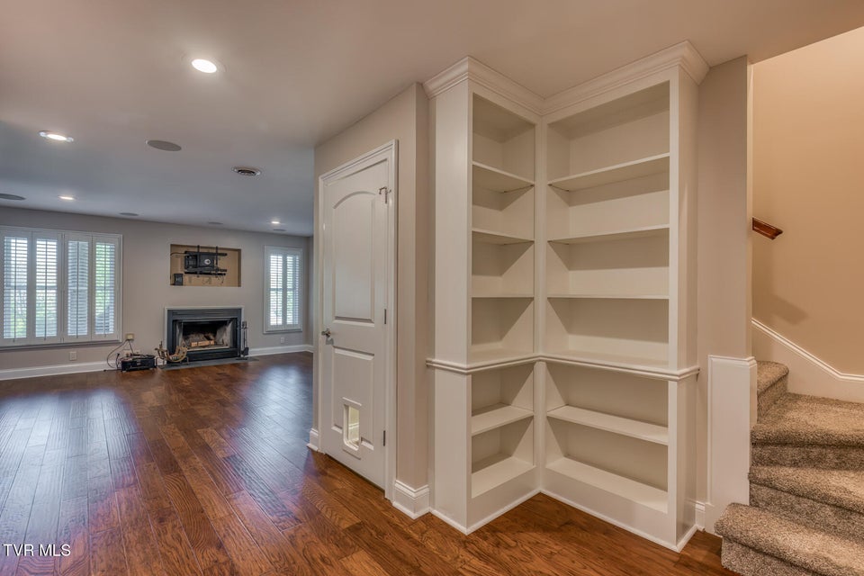 Photo #62: 102 Oak View Circle