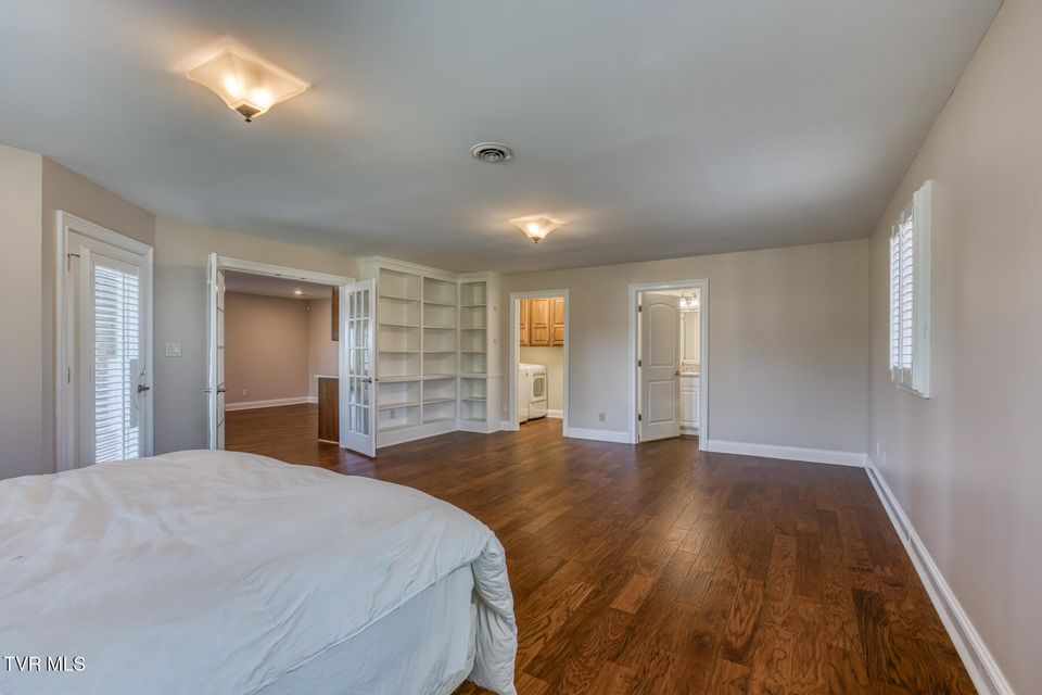 Photo #68: 102 Oak View Circle