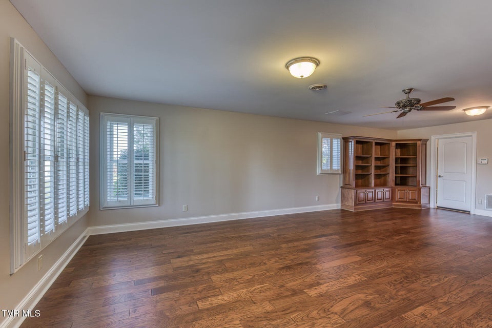 Photo #72: 102 Oak View Circle