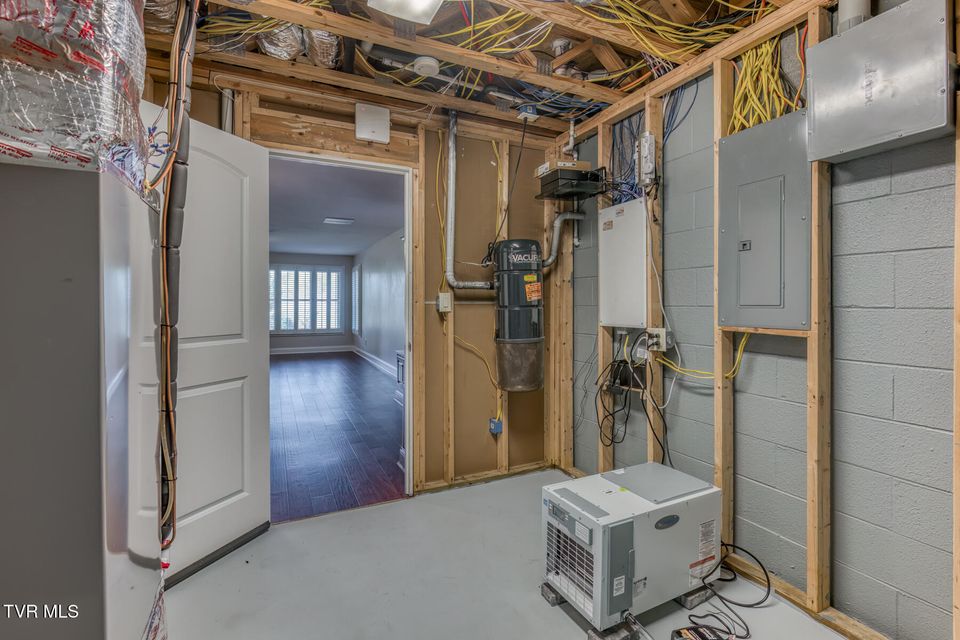 Photo #76: 102 Oak View Circle