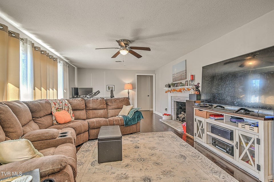 Photo #17: 524 Dogwood Drive