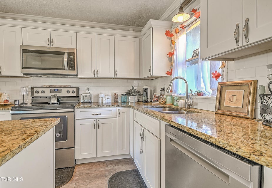 Photo #7: 524 Dogwood Drive