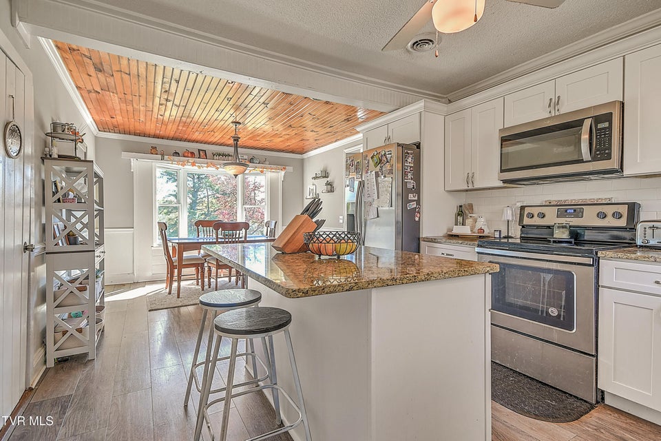 Photo #3: 524 Dogwood Drive