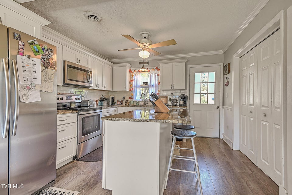 Photo #9: 524 Dogwood Drive