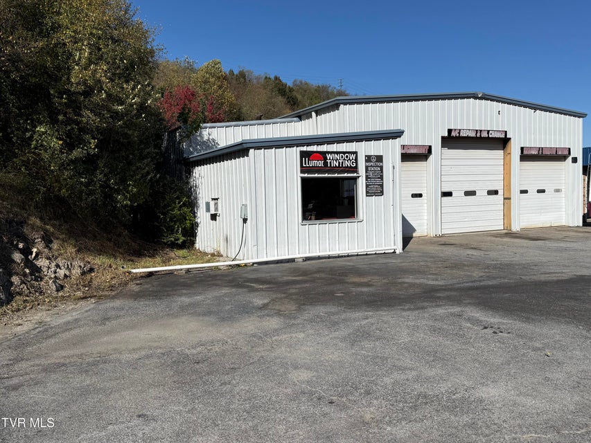 Photo #3: 605 Trent Street