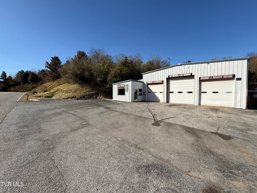 Photo #4: 605 Trent Street